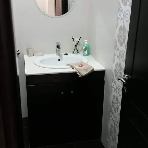 公寓 Kate's & Kallia's House *