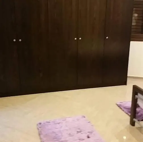 公寓 Kate's & Kallia's House *